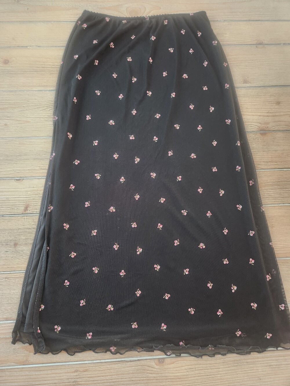 90's Black Floral Midi Skirt with Pink Accent